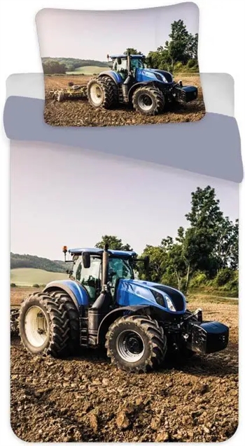 Se Traktor junior sengetøj 100x140 cm - sengesæt med blå traktor - 2 i 1 design - 100% bomuld hos Dynezonen.dk